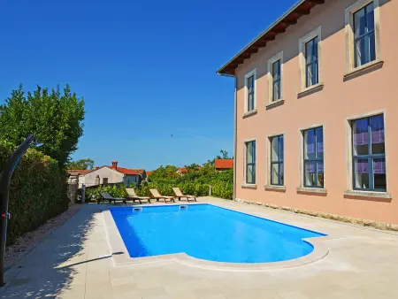 Villa Old School House, 9 chambres et piscine à Tinjan : photo 27