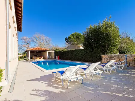 Villa Old School House, 9 chambres et piscine à Tinjan : photo 29