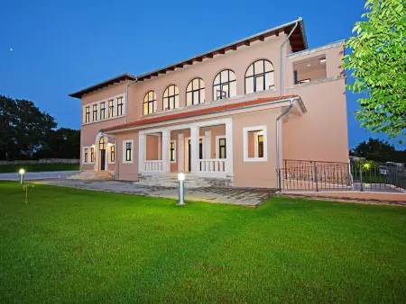 Villa Old School House, 9 chambres et piscine à Tinjan : photo 32