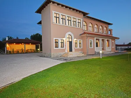 Villa Old School House, 9 chambres et piscine à Tinjan : photo 33