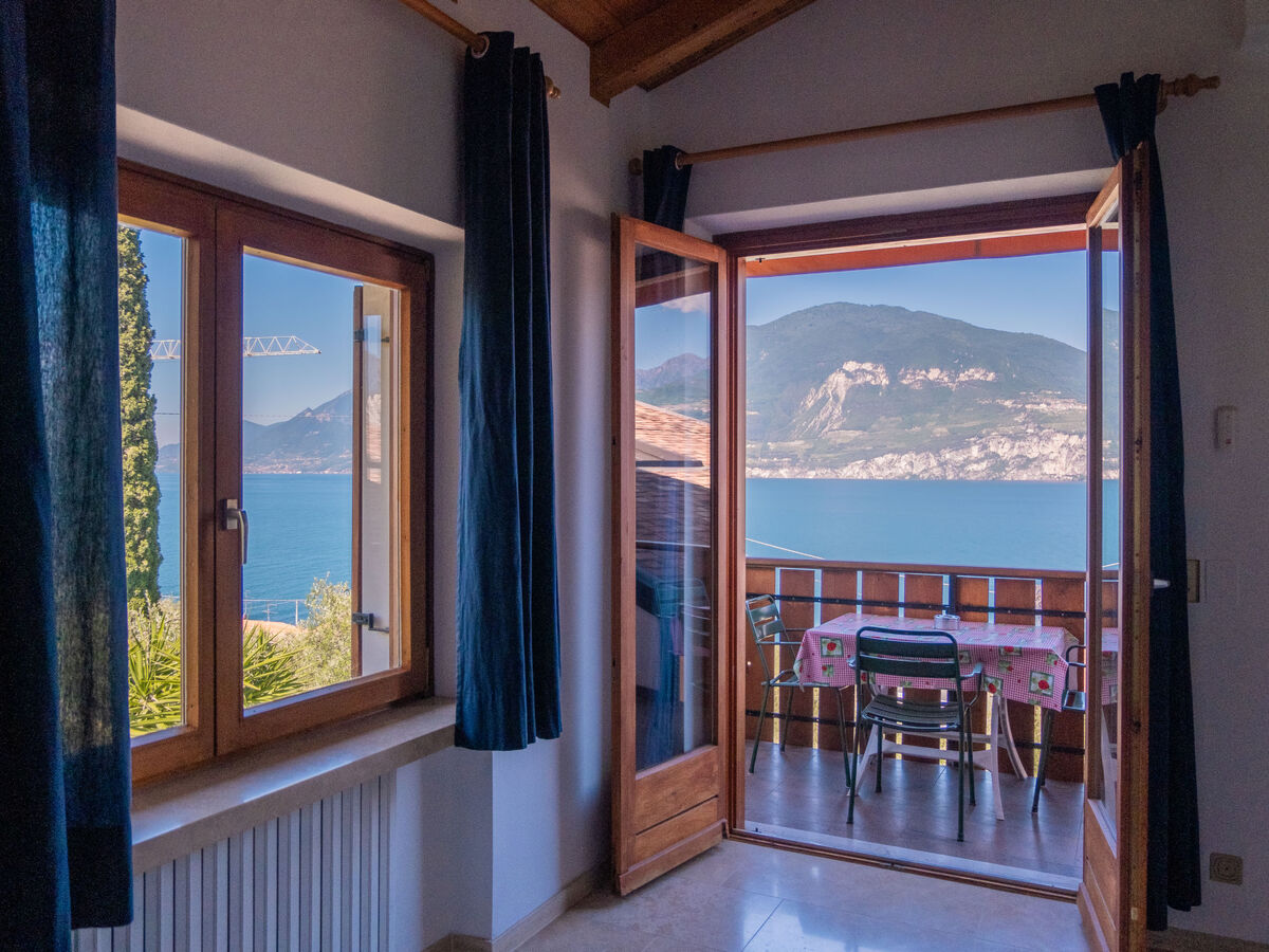 Delvai – Appartement Brenzone, vue lac et montagnes - Photo 9