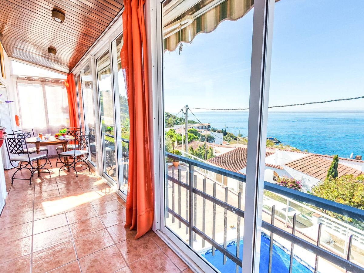 Mila i Fontanals – Maison Roses vue mer et piscine - Photo 18