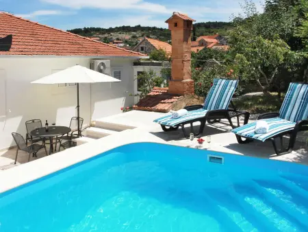Maison Edo à Brač avec piscine privée, 8 personnes : photo 2