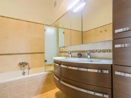 Le Victor Hugo – Apt 3 pièces à 500 m de la mer : photo 5