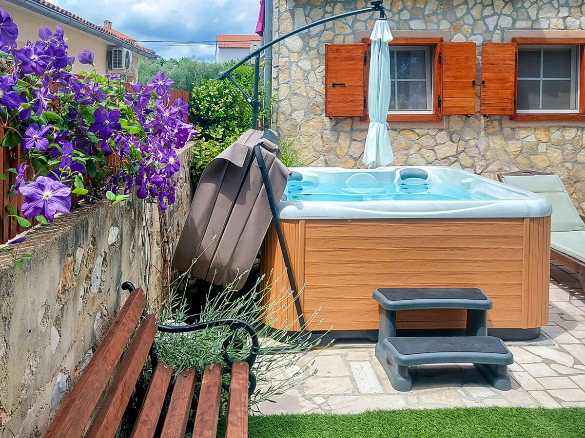 Maison Mikac, 10 pers., piscine privée à Malinska - Photo 3