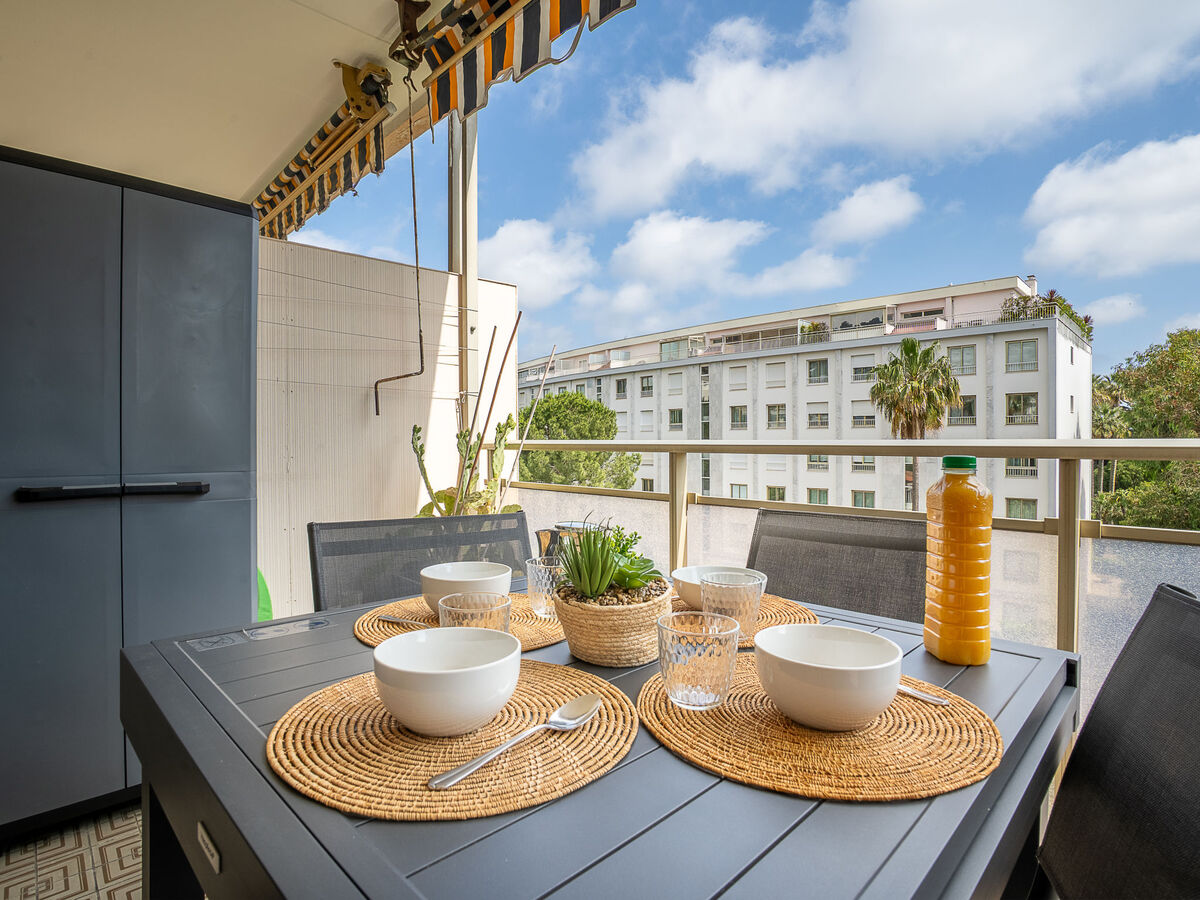 Les Aliscamps – Apt 2p avec terrasse à Cannes - Photo 1