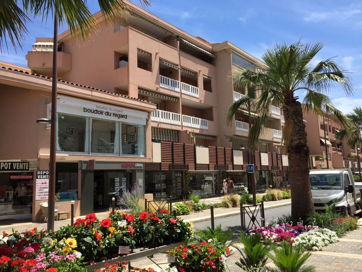Appartement Régina – 150 m de la plage, centre de Sainte-Maxime - Photo 1