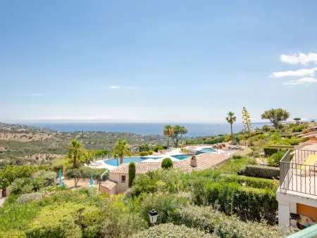 Maison mitoyenne aux Issambres, vue mer, piscine en résidence - Photo 1