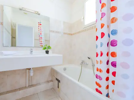 Maison mitoyenne aux Issambres, vue mer, piscine en résidence - Photo 14