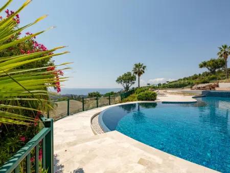Maison mitoyenne aux Issambres, vue mer, piscine en résidence - Photo 21