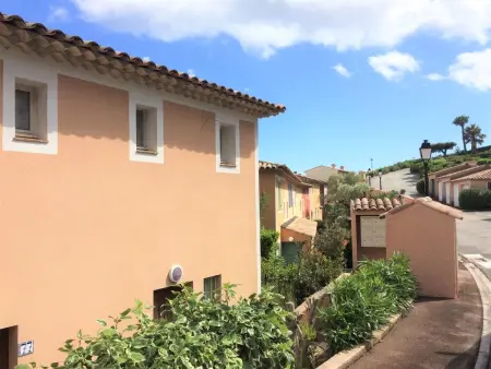 Maison mitoyenne aux Issambres, vue mer, piscine en résidence - Photo 23