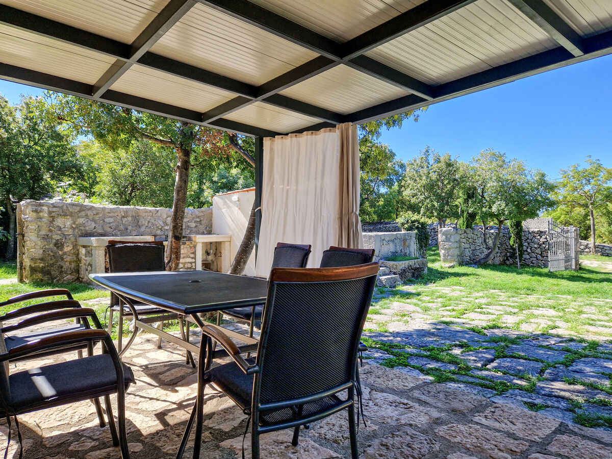 Maison Tomiceva à Senj : 2 chambres, 2000m² privés - Photo 11