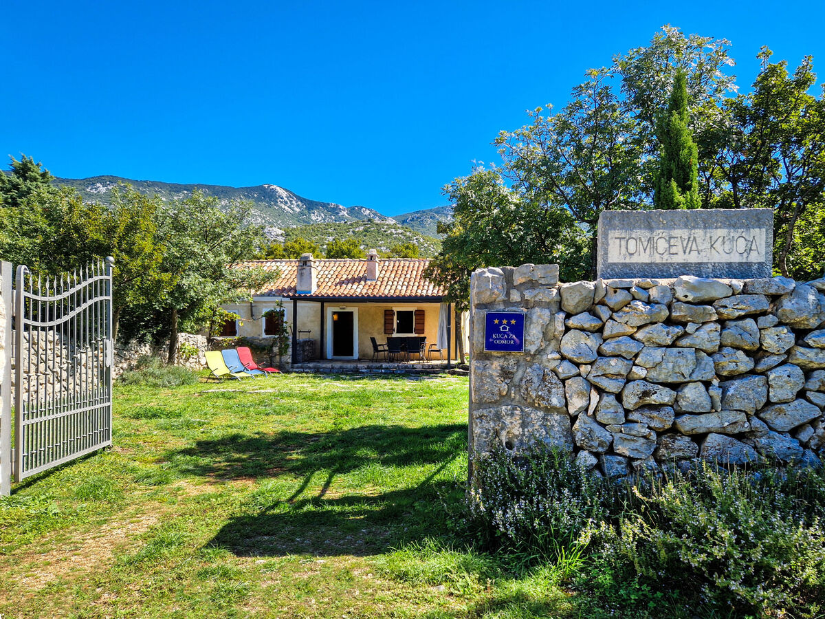 Maison Tomiceva à Senj : 2 chambres, 2000m² privés - Photo 18