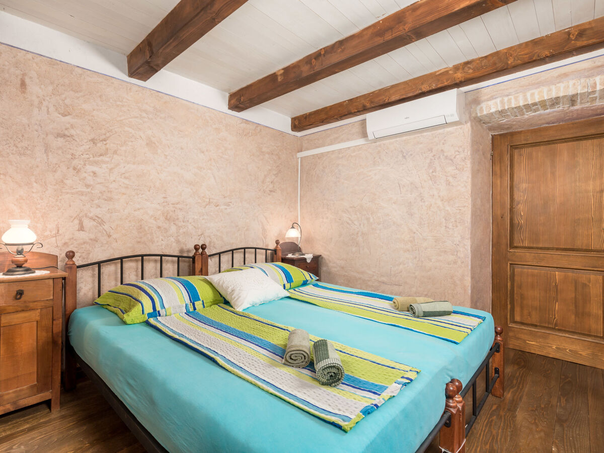 Maison Tomiceva à Senj : 2 chambres, 2000m² privés - Photo 24