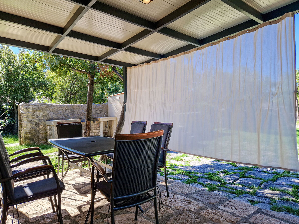 Maison Tomiceva à Senj : 2 chambres, 2000m² privés - Photo 35