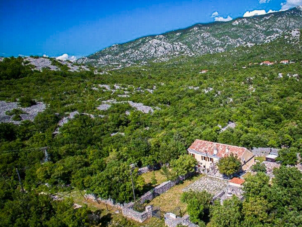 Maison Tomiceva à Senj : 2 chambres, 2000m² privés - Photo 40