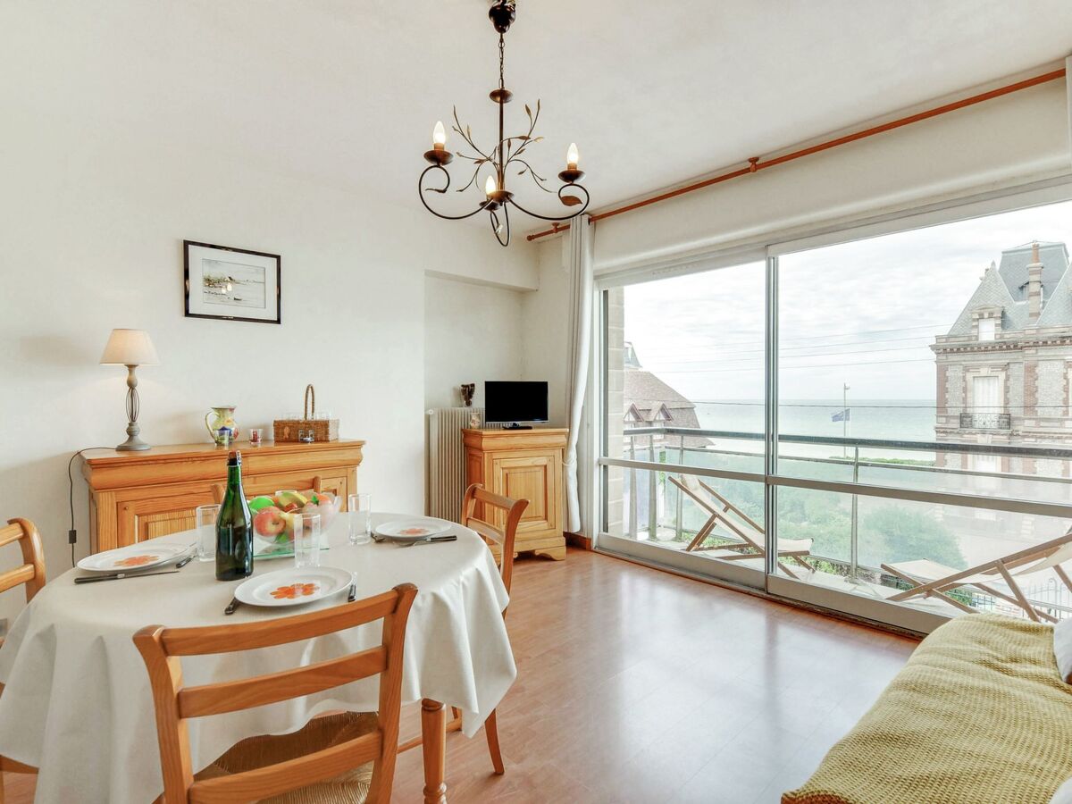 Appartement Prince Albert, 50 m de la mer à Cabourg - Photo 3