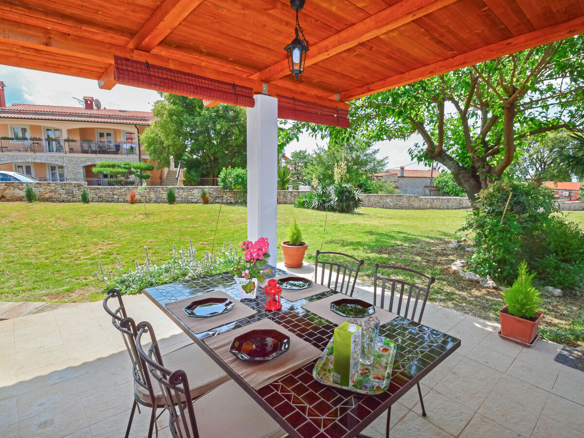 Maison Ledi à Tar, 2 pièces avec terrasse couverte - Photo 2