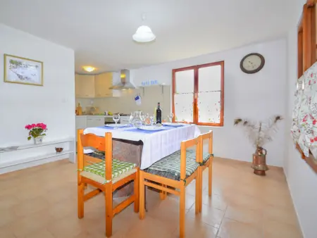 Maison Ledi à Tar, 2 pièces avec terrasse couverte : photo 6