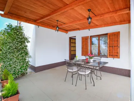 Maison Ledi à Tar, 2 pièces avec terrasse couverte : photo 9