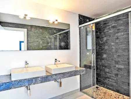 Villa Megin, 250 m² avec piscine et vue mer : photo 22