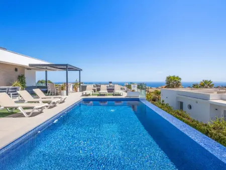 Villa Megin, 250 m² avec piscine et vue mer : photo 28