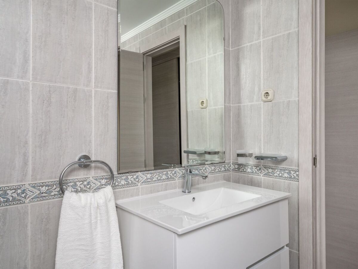 Playamar : Apt 3 chambres rénové, vue mer à Torremolinos - Photo 26