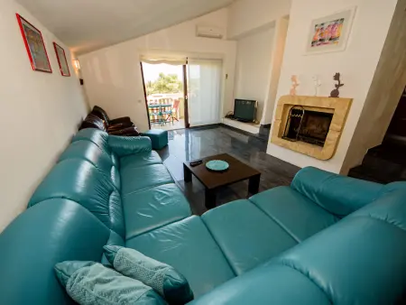 Maison Silvija avec piscine chauffée, Supetar : photo 3