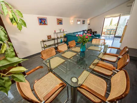 Maison Silvija avec piscine chauffée, Supetar : photo 4