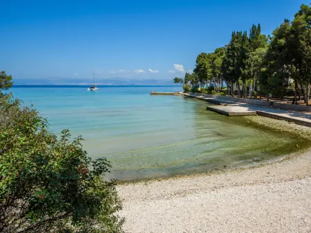 Maison Silvija avec piscine chauffée, Supetar : photo 11