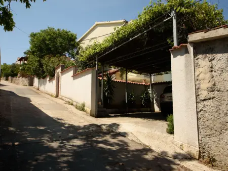 Maison Silvija avec piscine chauffée, Supetar : photo 13