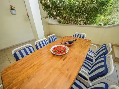 Maison Silvija avec piscine chauffée, Supetar : photo 17
