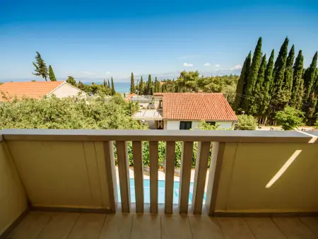 Maison Silvija avec piscine chauffée, Supetar : photo 32