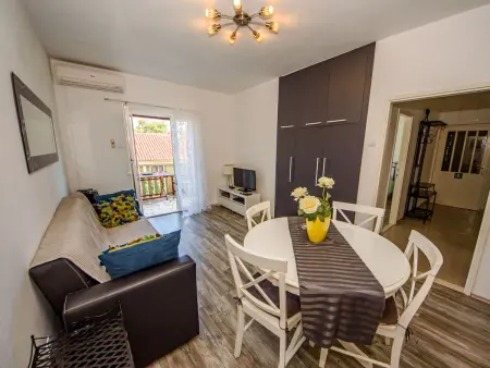 Maison Silvija avec piscine chauffée, Supetar : photo 40