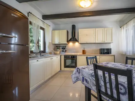 Maison Dorijano avec piscine privée à Rabac : photo 4