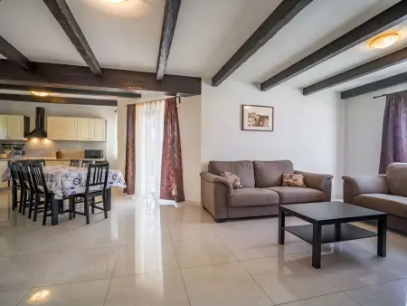 Maison Dorijano avec piscine privée à Rabac : photo 8