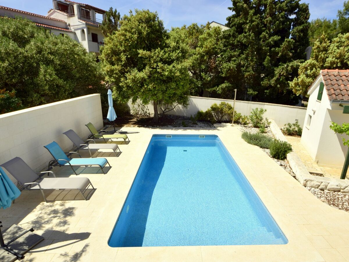 Željko – Maison 2 étages avec piscine privée, à 10 m de la mer - Photo 3