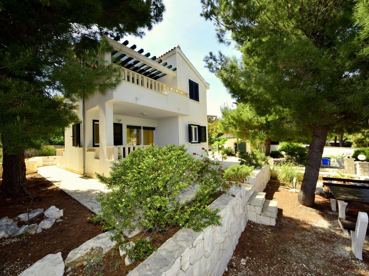 Željko – Maison 2 étages avec piscine privée, à 10 m de la mer - Photo 4