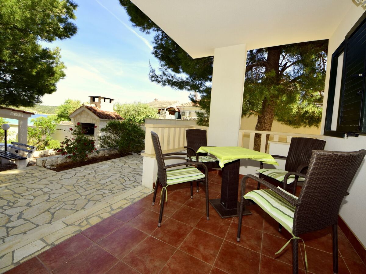 Željko – Maison 2 étages avec piscine privée, à 10 m de la mer - Photo 5