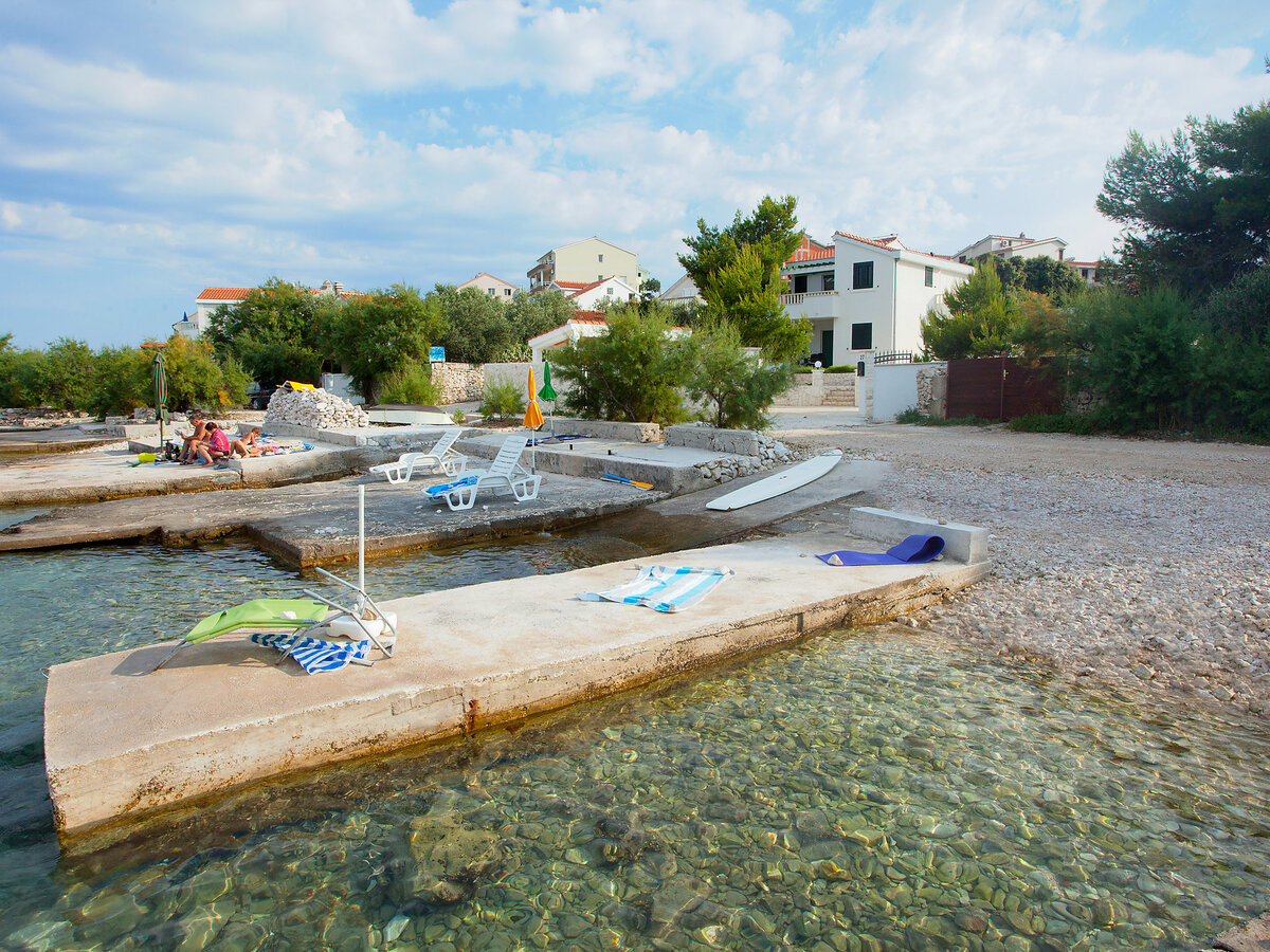 Željko – Maison 2 étages avec piscine privée, à 10 m de la mer - Photo 21