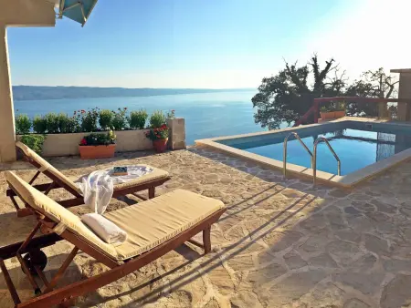 Maison Juraj avec piscine privée et vue mer à Omiš : photo 2