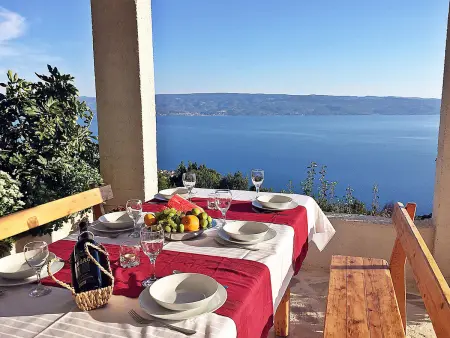 Maison Juraj avec piscine privée et vue mer à Omiš : photo 3