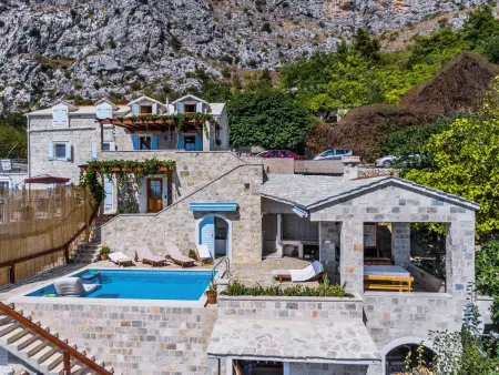 Maison Juraj avec piscine privée et vue mer à Omiš : photo 5