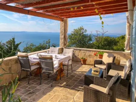 Maison Juraj avec piscine privée et vue mer à Omiš : photo 6