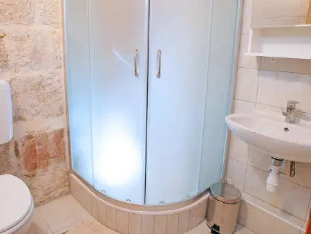 Maison Juraj avec piscine privée et vue mer à Omiš : photo 11