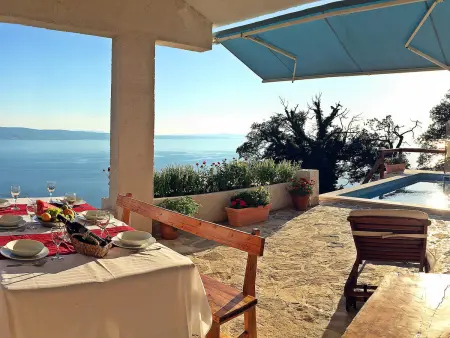 Maison Juraj avec piscine privée et vue mer à Omiš : photo 18