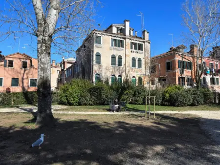 Appartement Casanas – vue sur la Lagune, quartier Castello : photo 17