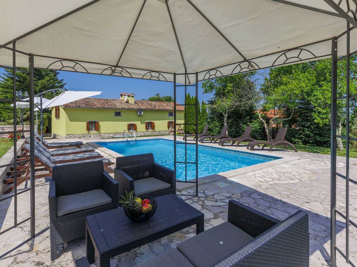 Maison Donada à Labin : piscine privée et terrain - Photo 4