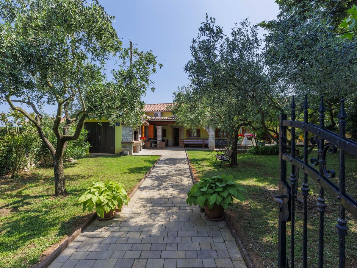 Maison Donada à Labin : piscine privée et terrain - Photo 10
