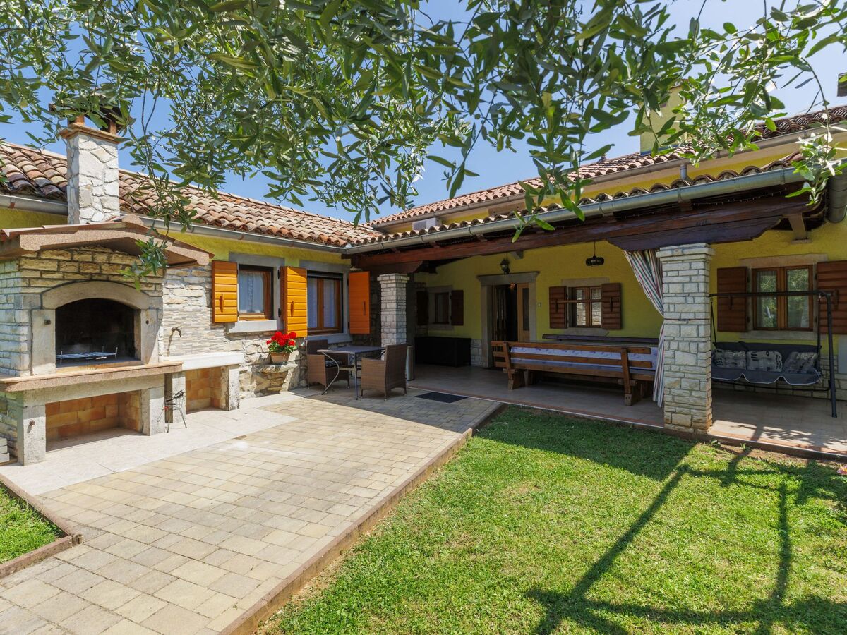 Maison Donada à Labin : piscine privée et terrain - Photo 11